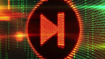 jouer symbole émergente de lignes de ordinateur code dans le numérique monde video