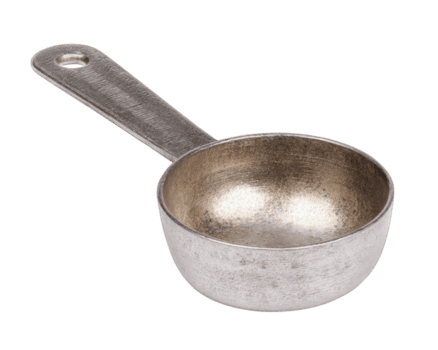 Metall Messung Löffel mit texturiert Oberfläche und Griff mit Loch zum hängend, isoliert auf Transparenz Hintergrund, nützlich zum präzise Zutat Messung im Kochen png