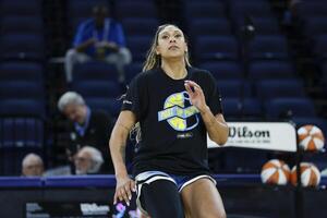 Golden State Valkyries at Chicago Sky