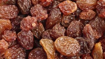 russin kaskad in i en lugg i en detaljerad makro se, highlighting textur och Färg variationer under mjuk belysning video