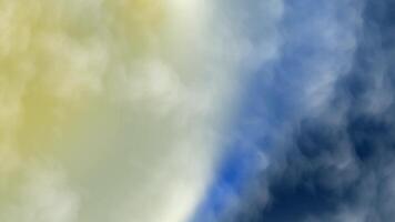 industriell blå eterisk moln abstrakt bakgrund animering med dynamisk rörelse och Färg övergångar effekt video