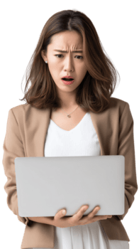 surpreso mulher segurando computador portátil com chocado expressão dentro casual escritório vestuário png