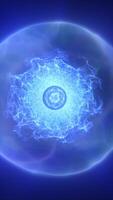 brillante azul energía núcleo con eléctrico patrones y radiante ligero en un oscuro antecedentes video
