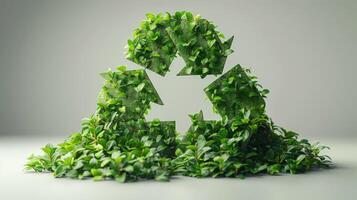 verde reciclar símbolo hecho de follaje para sostenible ambiente foto