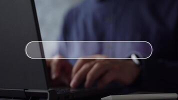 avvicinamento di maschio mani digitando su il computer portatile tastiera con digitale ricerca bar sovrapposizione, che rappresentano Internet navigando, in linea ricerca, dati ricerca, digitale marketing, e moderno ragnatela tecnologia concetto. video