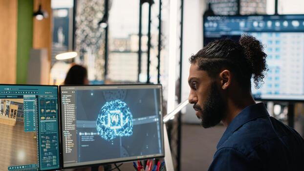 propiedad desarrollador analizando real inmuebles proyectos con ai impulsado datos ciencia, profético analítica y algoritmos a optimizar alojamiento diseños o zonificación reglamentos Maestro planes foto