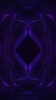 futuristico viola sfondo con fluente leggero onde e travi e intricato digitale maglia trame, la creazione di un' dinamico e simmetrico design. raggiante frattale onda effetto. pieno HD verticale ciclo continuo. video