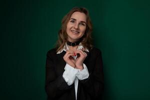 mujer participación corazón conformado objeto foto