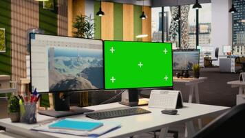 viento turbina canalla diseño programa en aislado pantalla computadora usado para alternativa energía investigación en Ingenieria oficina. aplicación en Bosquejo ordenador personal usado para digital modelado de viento energía generador hardware video