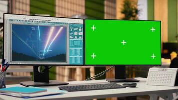 digital poder líneas analítica tablero en aislado pantalla ordenador personal demostración métrica usado a optimizar red. Bosquejo computadora en oficina usado a analizar sensor datos desde energía generador transmisión torre video