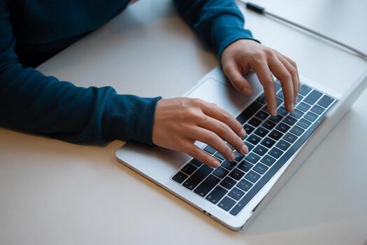 ordenador portátil computadora blanco pantalla Bosquejo en madera escritorio para sitio web diseño y solicitud presentación utilizar caso foto