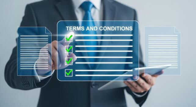 condiciones y condiciones aceptación por profesional empresario revisando contrato acuerdo y haciendo clic virtual caja para digital confirmación foto