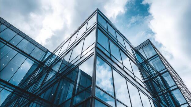 moderno oficina edificio con vaso fachada reflejando cielo, representando corporativo arquitectura y urbano desarrollo foto