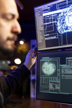 cerca arriba de hacker utilizando artificial inteligencia software en USB palo a extraer militar misterios datos. ciberdelincuente subiendo USB pulgar conducir en ordenador personal, corriendo ai espionaje programa foto