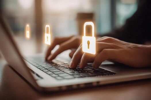 manos mecanografía en ordenador portátil teclado con brillante candado íconos representando la seguridad cibernética y datos proteccion en un digital ambiente foto
