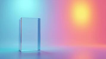 vuoto bicchiere prisma rotante su pendenza sfondo con vivace colori video