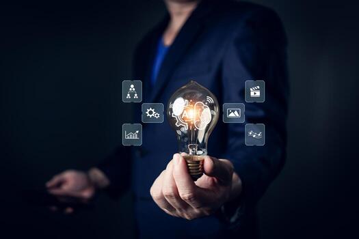 un persona en un traje sostiene un brillante bombilla presentando Relacionado con la IA íconos tal como engranajes, gráficos, y medios de comunicación, simbolizando innovación, creatividad, y el capacidad a generar inteligente soluciones foto