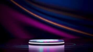 trogen lysande cirkulär podium med vit led kanter och vibrerande virvlande färgrik lampor på dess yta, placerad på en reflekterande mörk golv med neon mönster mot en djup blå bakgrund. video