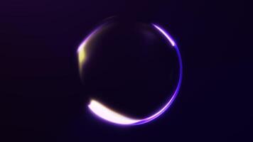trogen neon sfär i lysande lila och gul gradienter roterar med elegant slät energi, skapande en overkligt abstrakt animering i 4k sömlös slinga. video