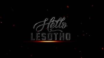 Sombrio fundo com brilhando brasas e a palavra Olá Lesoto dentro angustiado metálico Fonte, evocando uma sentido do história e resiliência, 4k resolução video