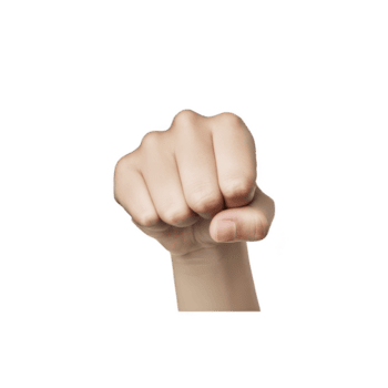 stretto cazzotto è mostrato nel inoltrare di fronte posizione, simboleggiante forza e determinazione. Immagine è isolato su trasparenza sfondo, sottolineando mano gesto png