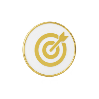 Gold target icon with arrow in center on transparency background symbolizes precision and success. circular design is simple yet impactful, conveying focus and achievement png