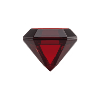 brillante rojo piedra preciosa con diamante forma, reflejando ligero y exhibiendo sus facetas, es conjunto en contra llanura antecedentes. joya profundo rojo color y claridad crear lujoso y elegante apariencia png