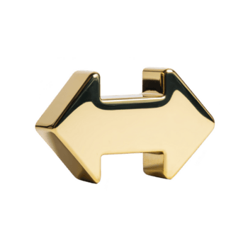 skinande guld dubbel- pil ikon med reflekterande yta, symboliserar riktning och val. metallisk Avsluta lägger till lyxig Rör, framställning den idealisk för design och navigering begrepp png