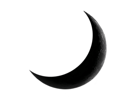 mezzaluna Luna appare nel buio cielo, in mostra suo distinto forma e struttura. Luna superficie Caratteristiche crateri e ombre, la creazione di sereno e mistico atmosfera png