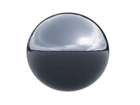 brillante metallico sfera riflette cielo e circostante ambiente, in mostra liscio superficie con miscela di leggero e ombra. sfera lucidato finire crea Impressionante visivo effetto png