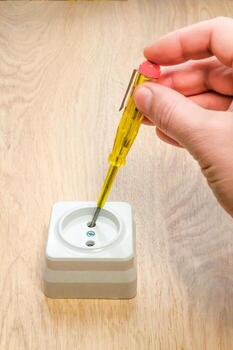 Check the socket for serviceability using tester. photo