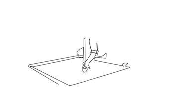 animerad själv teckning av kontinuerlig linje dra attraktiv manlig spelare tar utmanande skott i biljard, knästående till skaffa sig perfekt vinkel och demonstrera skicklig spela. full längd ett linje animering video