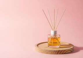 de madera Junco difusor en rosado antecedentes foto