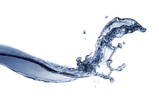 dinámica agua chapoteo con fluido ola modelo en contra un prístino blanco antecedentes. foto