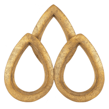 par de entrelazados oro lágrima conformado anillos con texturizado superficie, creando simétrico y elegante diseño. metálico terminar agrega lujoso toque a resumen formar png