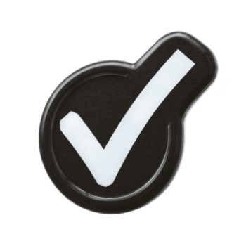 djärv svart kolla upp mark ikon med vit bock symbol, representerar godkännande eller komplettering, isolerat på transparent bakgrund. idealisk för digital gränssnitt och grafisk design png