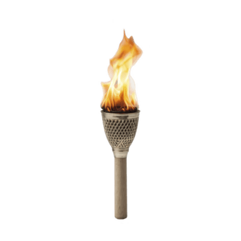 illuminato torcia con di legno maniglia e intrecciata cestino design emette luminosa fiamma, simboleggiante calore e illuminazione. torcia è isolato su trasparenza sfondo, evidenziazione suo ardente splendore png