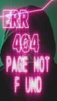 vertical cyber hacker dentro Sombrio quarto digitando em computador portátil com erro 404 animação video