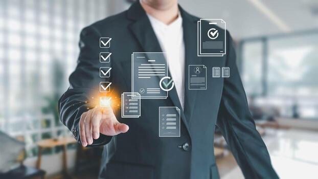 un empresario en un traje toques un brillante digital caja en un virtual interfaz. esta representa completando tareas, aprobatorio documentos, o calidad controlar en un moderno oficina ambiente. foto