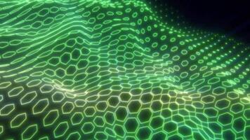 lysande grön hexagonal maska formning en dynamisk Vinka yta, symboliserar hållbar teknologi och digital innovation video