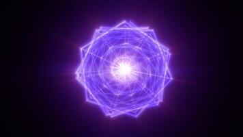 un brillante púrpura geométrico forma, parecido a un como un cristal estructura, con interconectado líneas de ligero formando un dinámica, intrincado modelo video