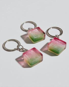 Tres cuadrado resina llaveros, translúcido, rosa-verde degradado, metálico anillos foto