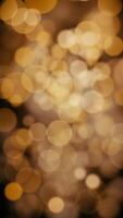 abstract bokeh achtergrond animatie met voorzichtig flikkeren onscherp warm bokeh licht bollen. deze elegant beweging achtergrond is vol hd en een naadloos lus video