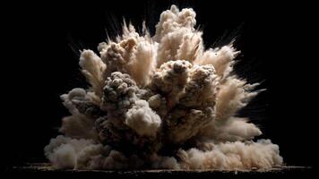 dynamisk vertikal smuts explosion spricker med tjock moln av damm, rök, skräp, och kraftfull brista skapande intensiv energi på svart bakgrund video