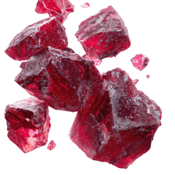 rosröd sten godis bitar med glansig fasetter och kristalliserade frost längs kanter, genomskinlig djup och skimrande textur, isolerat på transparent bakgrund. png