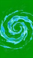 dynamisk abstrakt tolkning av en kraftfull blå flytande virvel nedåtgående i en spiral stänk mot en levande grön bakgrund video