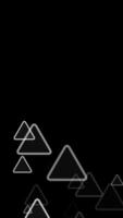 geanimeerd minimalistische meetkundig driehoeken drijvend verticaal achtergrond. video