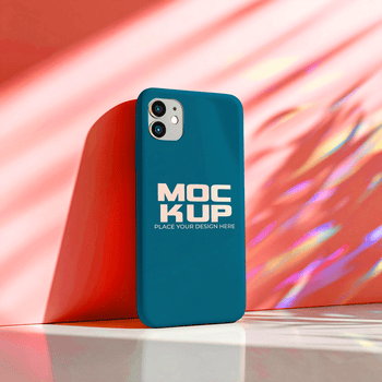 alzavola Telefono Astuccio in piedi contro un' corallo fondale con astratto leggero modelli e lucido superficie psd