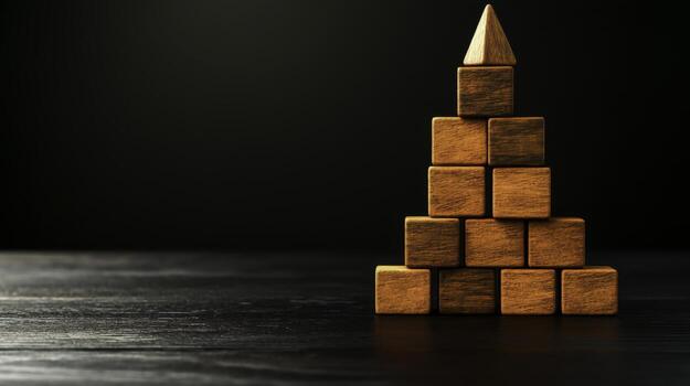 de madera bloques arreglado en pirámide forma en oscuro superficie con natural Encendiendo efectos foto