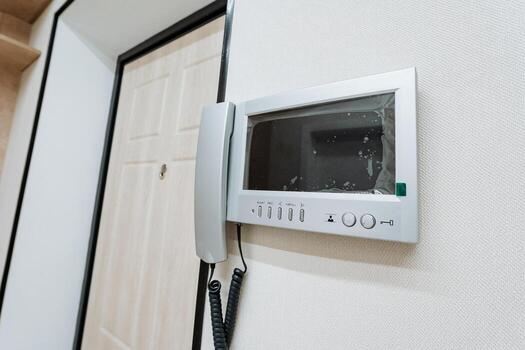 en esta contemporáneo espacio, un lo último moderno intercomunicador sistema tiene estado instalado a significativamente mejorar comunicación, todas mientras sin problemas mezcla con el elegante y minimalista diseño foto